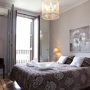 Opening Doors Aribau Apartment